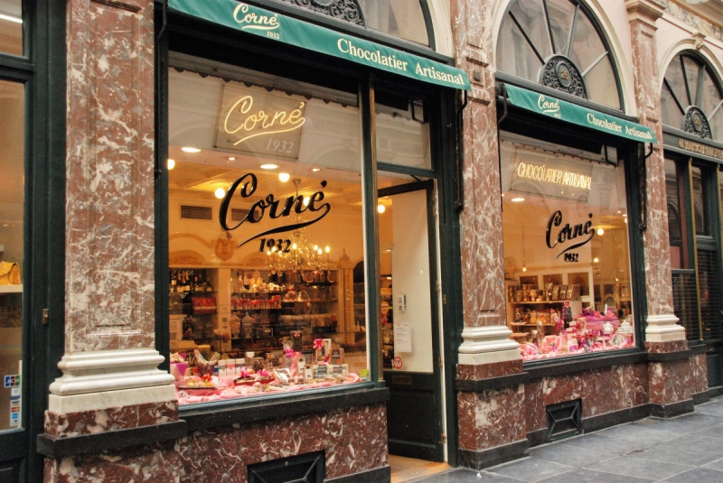 patisserie-ST ETIENNE DE TINEE-min_chocolate_chocolaterie_shop_luxury_chic_gallery_brussels_belgium-558146